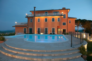 montone hotel di notte